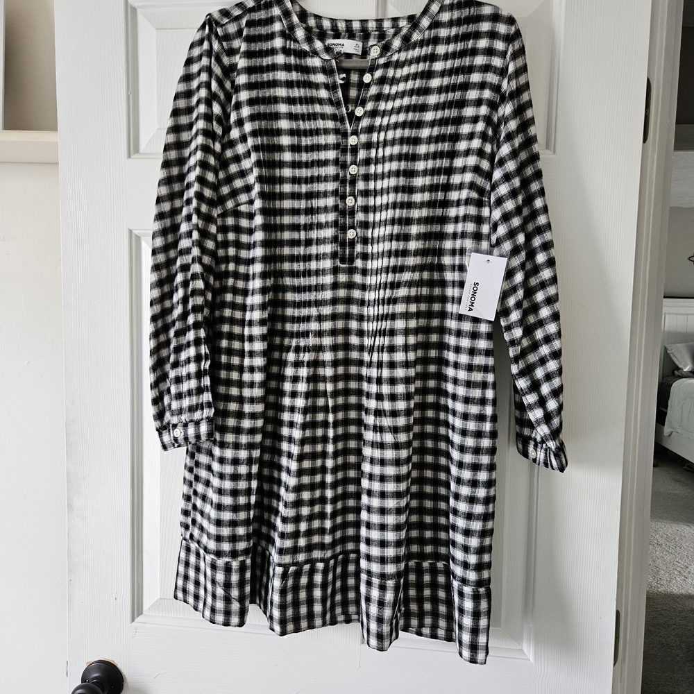 NEW***STylish PETITE L Black and White Checkered Long Sleeve Dress